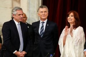El Gobierno busca reducir los 120 custodios de CFK, los 30 de Macri y los policías viajeros de Alberto Fernández