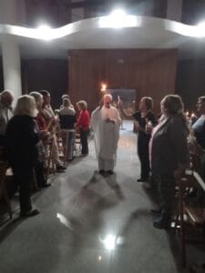 Sábado Santo: Encendido del Cirio Pascual en la Parroquia de Luján