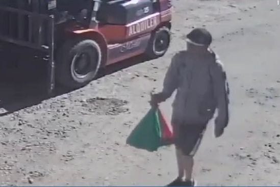 Ladrón solitario se llevó herramientas de un depósito (videos)