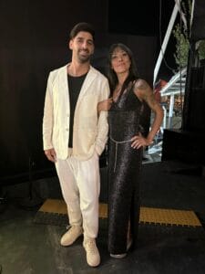 Mariana Benítez y Gastón Arce en la locución de esta noche especial