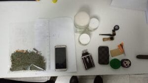Allanamientos por robo en Chaves: secuestran droga y celulares