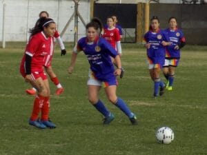 Fútbol Femenino: Huracán líder