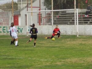Fútbol Femenino: Huracán sigue en la punta