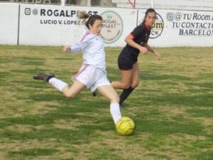 Fútbol Femenino: Huracán sigue en la punta