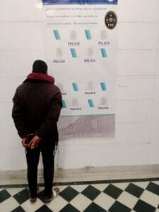 Robaba picaportes en calle Solís: Fue detenido