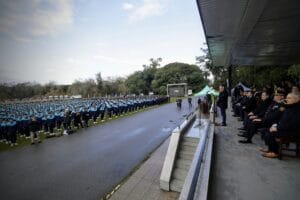 Más de 1.800 cadetes y futuros oficiales de policía juraron fidelidad a la bandera