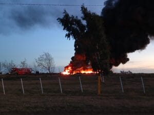 Bomberos sofocaron incendio de cubiertas en zona de la Planta recicladora (videos)