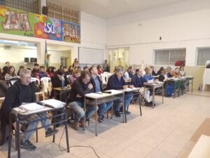 El Concejo se reunió en Copetonas y aprobó por mayoría la Emergencia Habitacional
