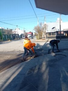 Enviados desde Tres Arroyos, trabajadores de Higiene Urbana efectúan mejoras en Claromecó