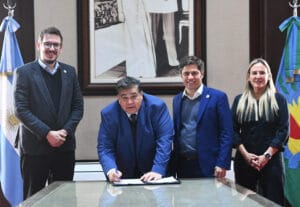 Provincia Leasing: Kicillof firmó convenios para financiar compra de bienes en siete municipios