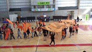 (video) Fiesta del Color: La Secundaria 2 ganó las pruebas en el Polideportivo