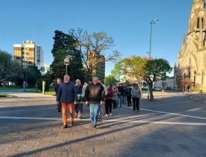 Rezo del Santo Rosario en la plaza San Martín