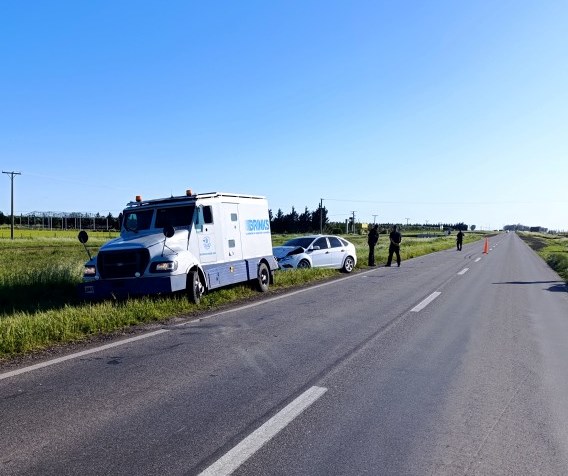 Trabajan en Científica local: Dos mujeres policías chocaron en la Ruta 3