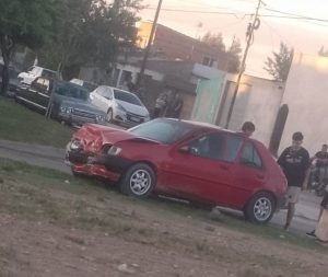 Choque sin heridos en Isabel la Católica y Ameghino