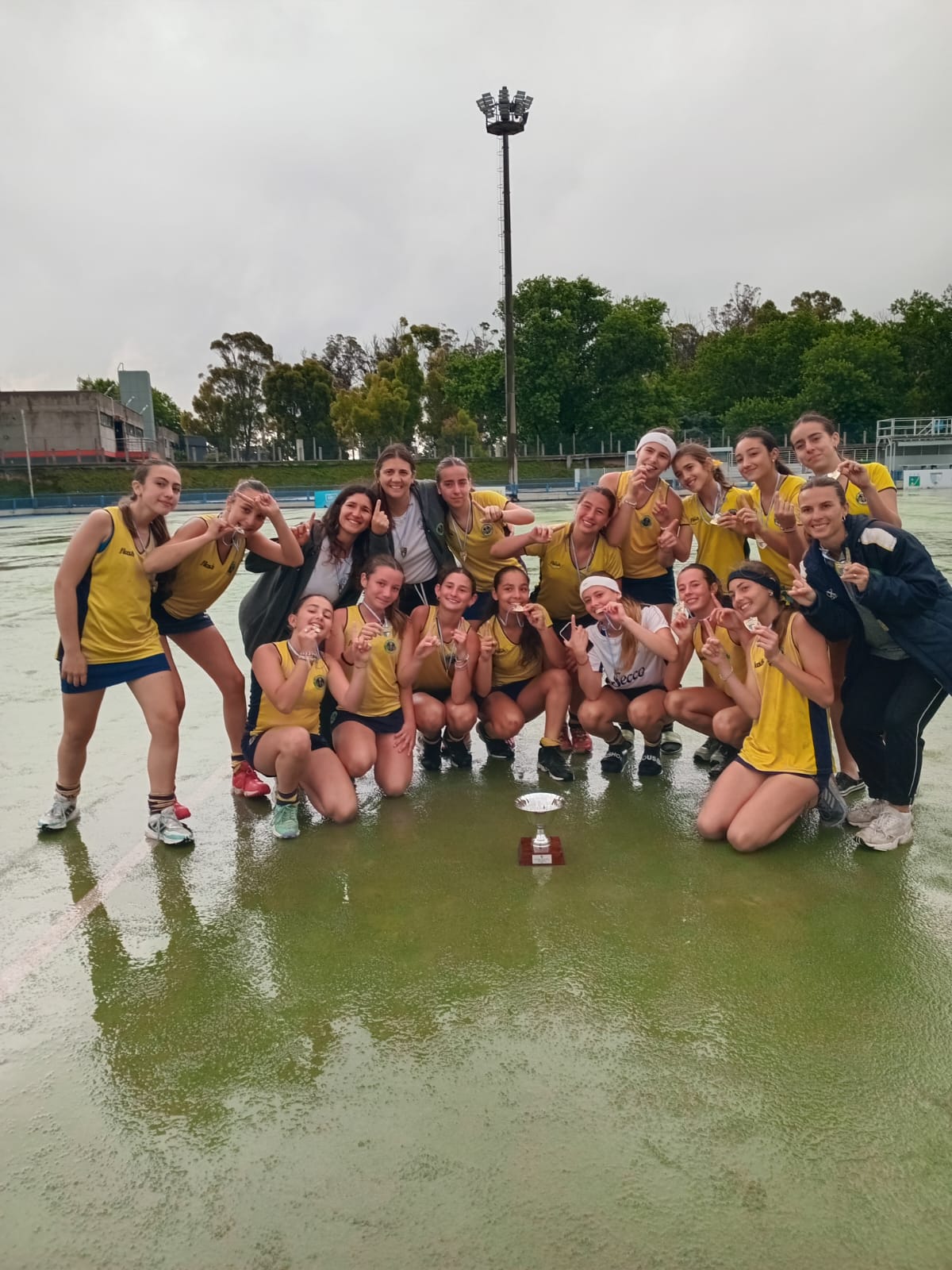 (videos) Cazadores, Campeonas en el regional de Hockey Sub 14