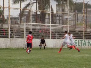 Fútbol: Perdió el sub -13 de Huracán