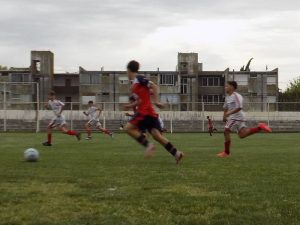 Fútbol: Perdió el sub -13 de Huracán