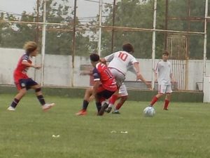 Fútbol: Perdió el sub -13 de Huracán