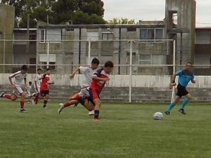 Fútbol: Perdió el sub -13 de Huracán