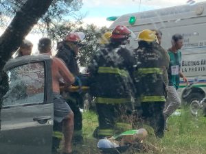 En medio de las intensas precipitaciones: Importante accidente de tránsito en Ruta 73 (videos)