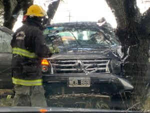 En medio de las intensas precipitaciones: Importante accidente de tránsito en Ruta 73 (videos)