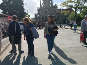 Payasos y comerciantes convocaron a plaza llena