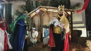 (videos)Gran acompañamiento popular a la llegada de los Reyes Magos