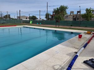 La pileta municipal, amigable con el medio ambiente, cuenta con tecnología de punta para el cuidado del agua