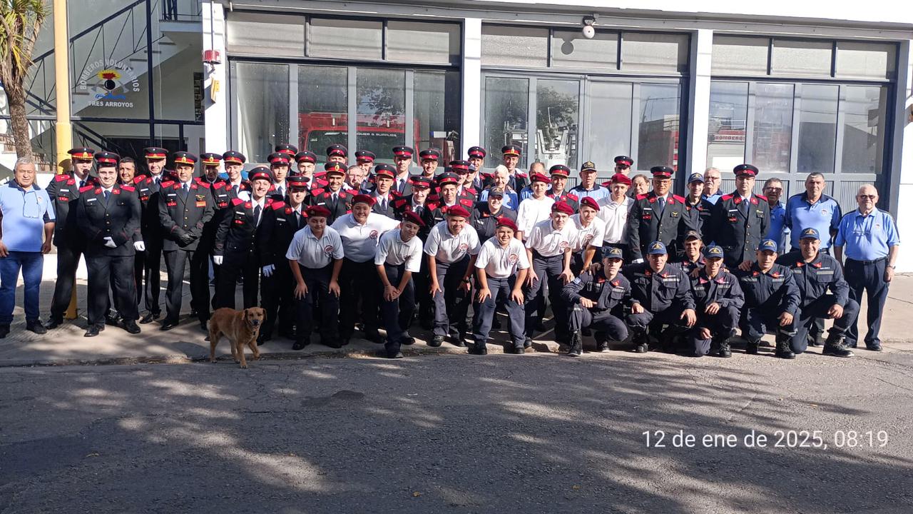 (video)¡ ¡ Feliz Aniversario ! ! Los Bomberos Voluntarios celebran sus 70 años