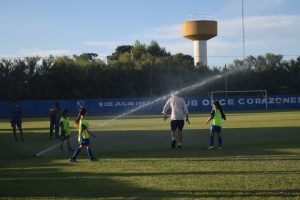 Indio Rico: Once Corazones inauguró riego artificial en su cancha