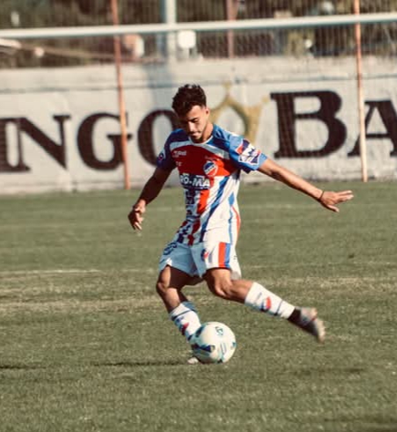 Fútbol: el tresarroyense Benjamín Segovia sigue en Rosario Puerto Belgrano