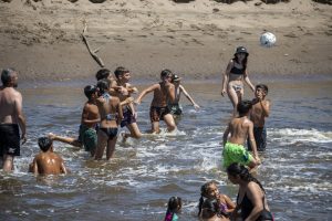 “Todos al Agua” para que las familias disfruten de las costas del distrito