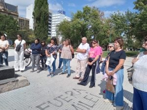 Antes de la marcha, autoconvocados realizaron acto en apoyo a los jubilados