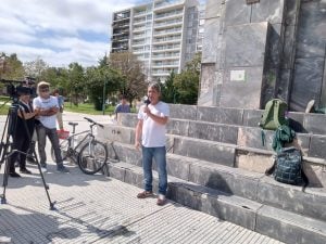 Antes de la marcha, autoconvocados realizaron acto en apoyo a los jubilados