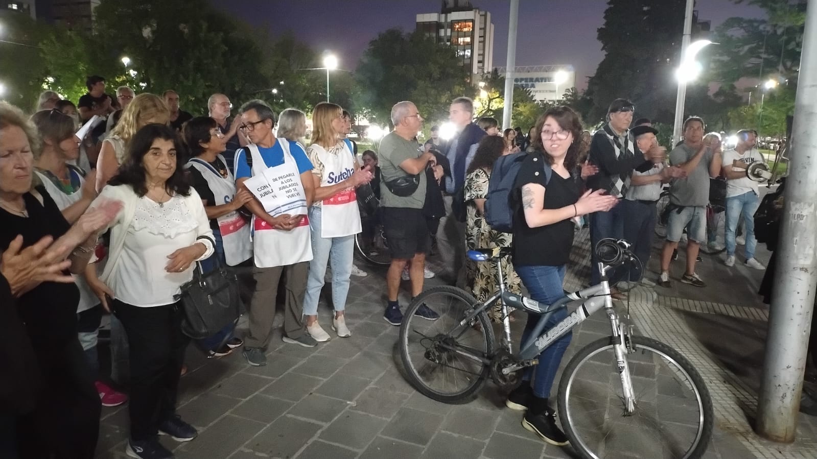 Autoconvocados se reunieron en Plaza San Martín y luego marcharon (video)